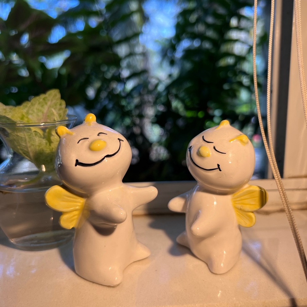 Charming Bee Salt and Pepper Shakers - Yellow and White